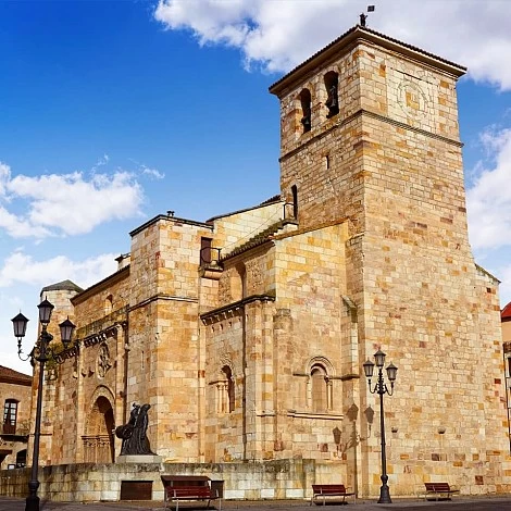 4. Iglesia de San Juan de Puerta Nueva