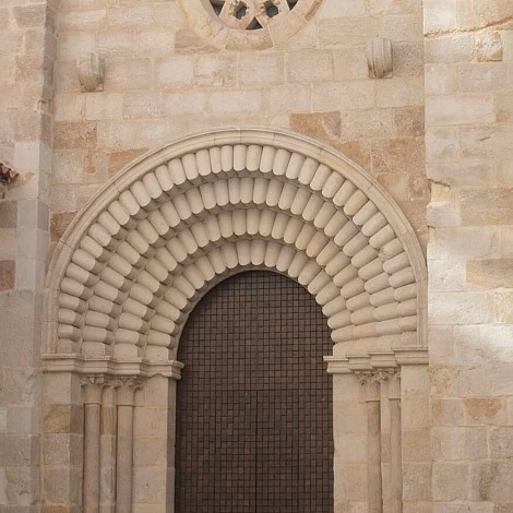 3. Iglesia de Santiago del Burgo