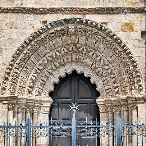 7. Iglesia de Santa María Magdalena